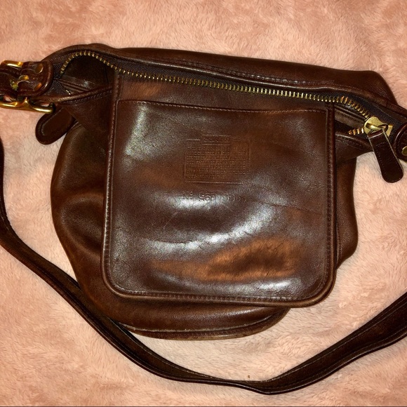 COACH Full Grain Leather Bucket Bag - Picture 4 of 7